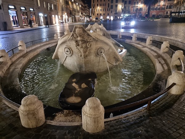 Fontana della Barcaccia 4