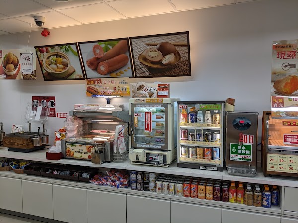 7-ELEVEN 航站南門市 3