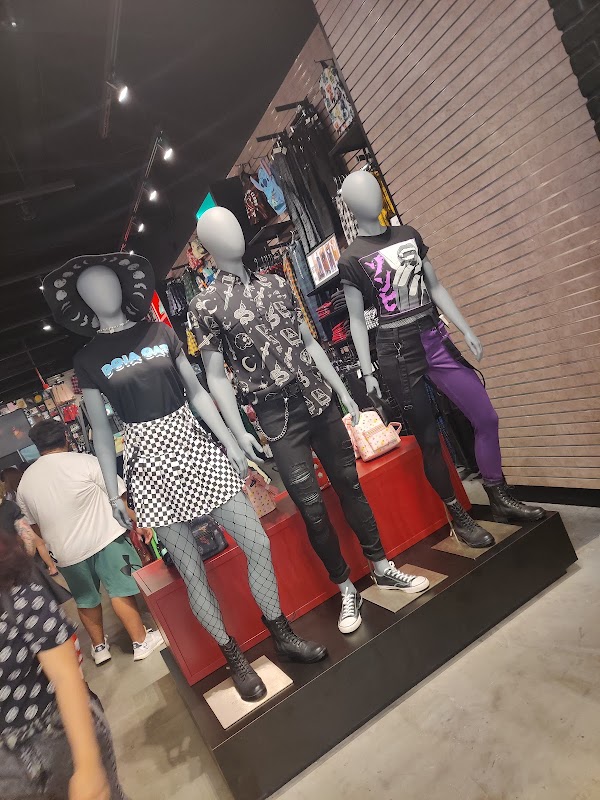 Hot Topic 4