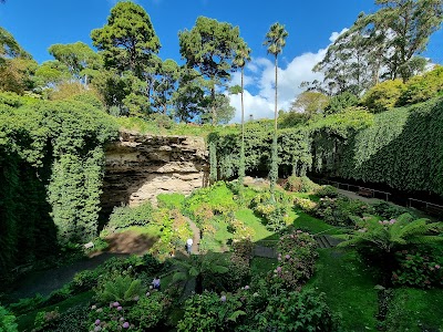 Umpherston Sinkhole / Balumbul