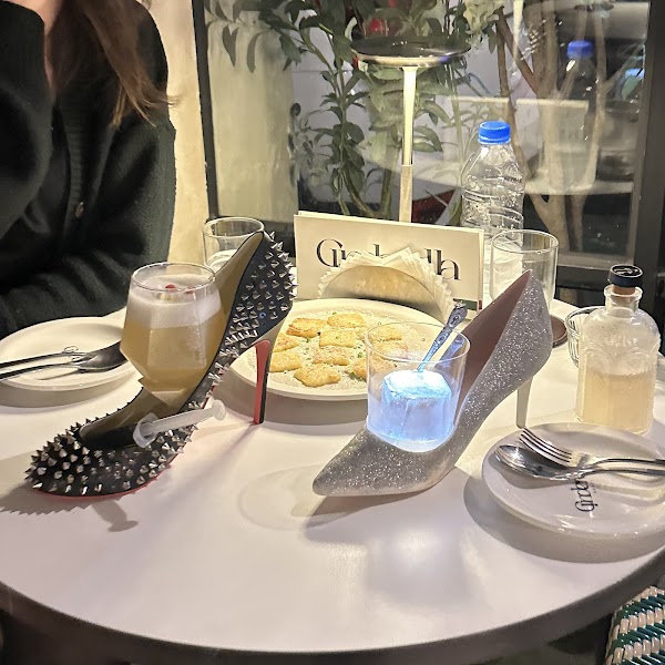 Cinderella Bar 4