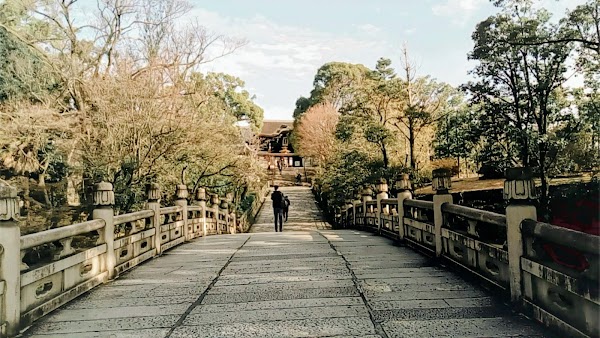 Otani Hombyo Temple (Mausoleum of Shinran) 4