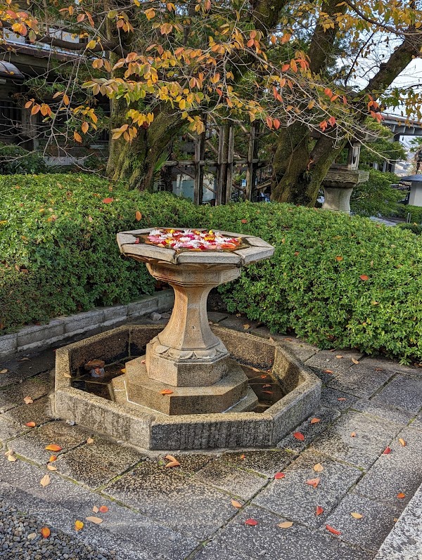 Otani Hombyo Temple (Mausoleum of Shinran) 2