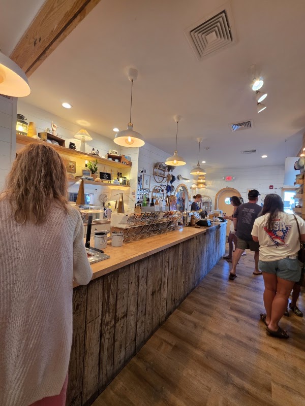 Surfin' Spoon Frozen Yogurt Bar 2