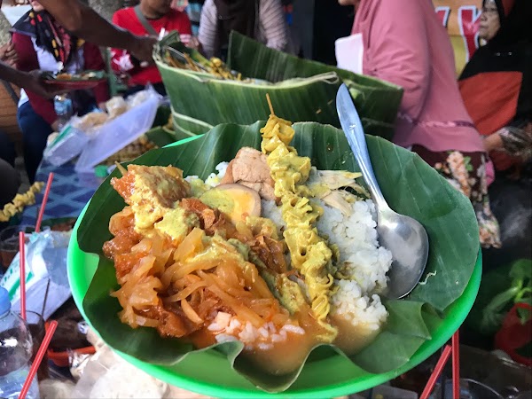 Nasi Ayam Bu Yoto Outlet Selter Pujasera dan Taman Indonesia Kaya