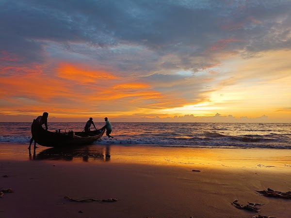 Kuzhuppilly Beach 2