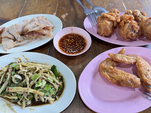 Som Tum Pot-Fried Chicken Store 5