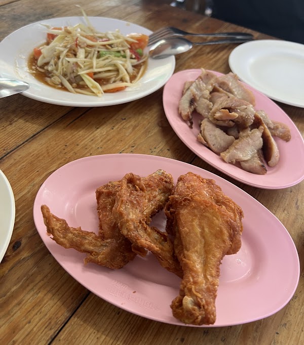 Som Tum Pot-Fried Chicken Store 4