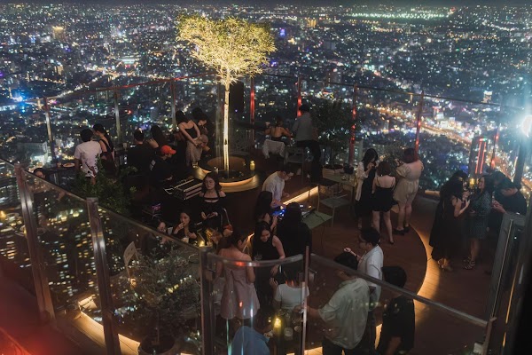 Blank Lounge Landmark - Highest Cafe & Bar Lounge in Vietnam 1