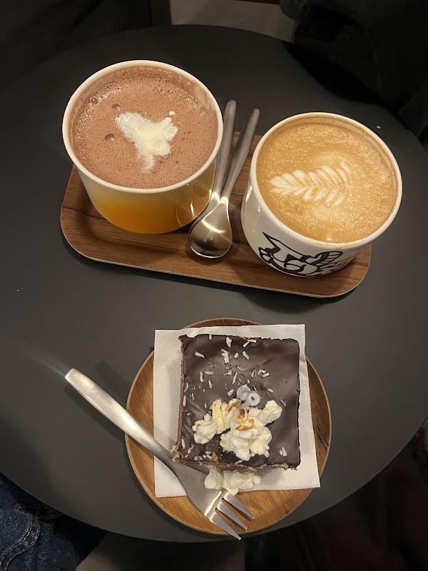 TOGO coffee, matcha & shit 5