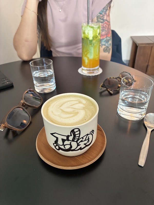 TOGO coffee, matcha & shit 4