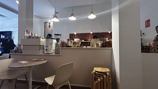 Dot Café Bar 1