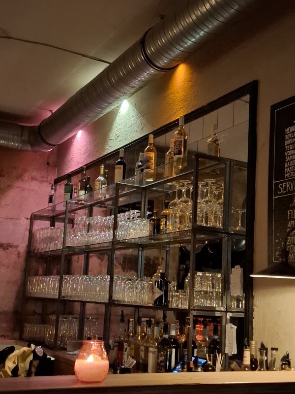 Bar Henrietta 2