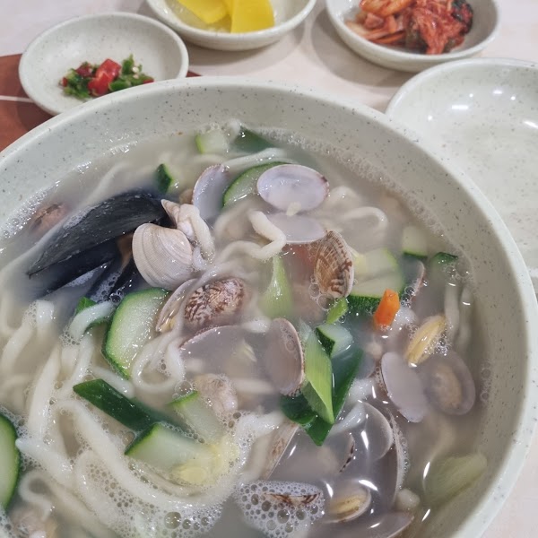 부부만두바지락칼국수 4