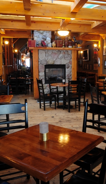 Elk & Oarsman Restaurant & Sports Bar 1