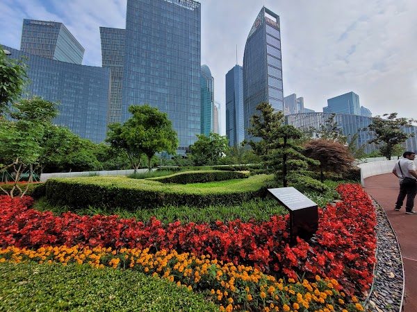 Oriental Pearl Park （North Gate）