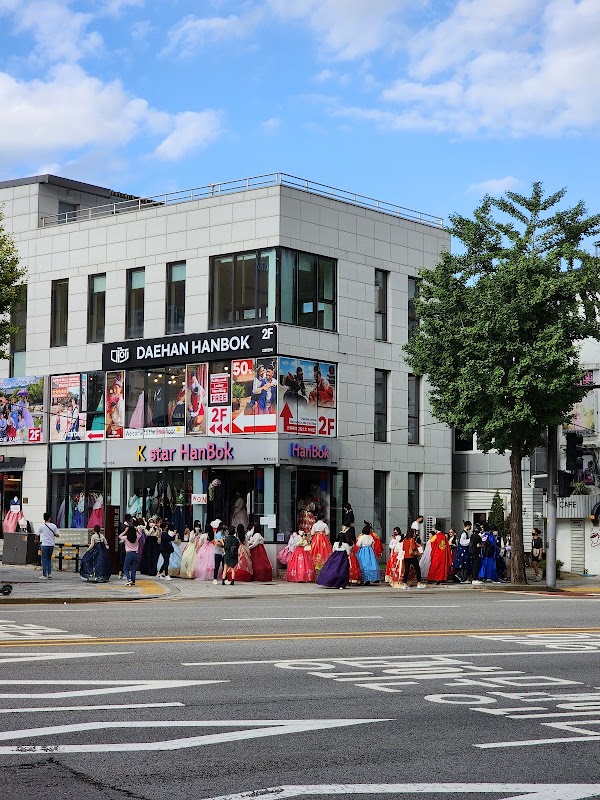 K star Hanbok 1