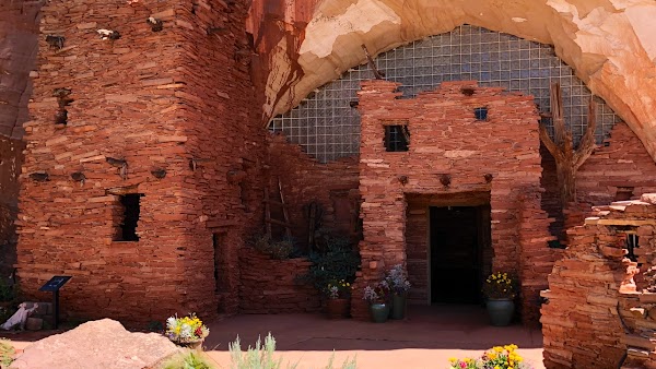 Moqui Cave