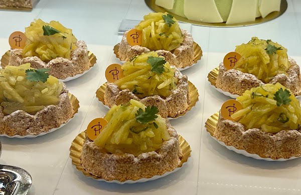 Pierre Hermé Paris Aoyama 3