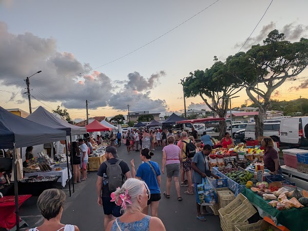 Marché nocturne de Sainte Anne 1