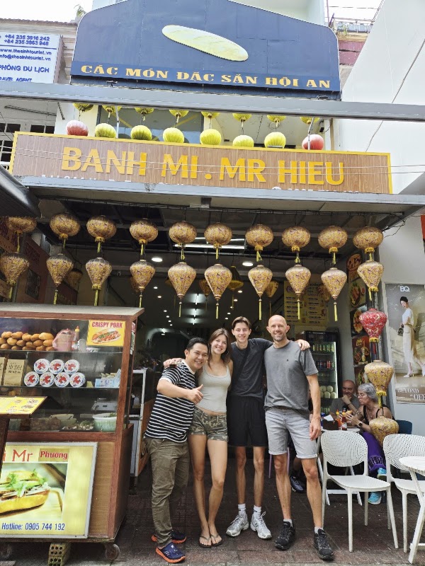 Bánh mì Mr. Hiếu Hội An 5