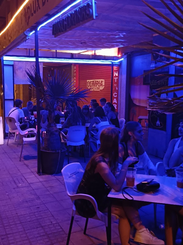 DLUX DISCO PUB