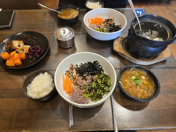 Deoksan Myeongga Cham Beef Gukbap 3