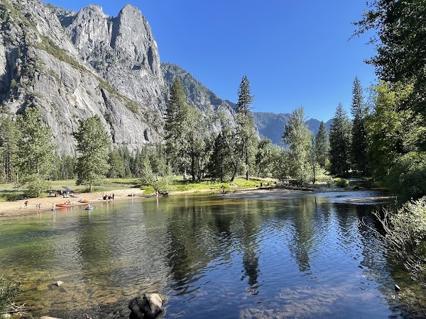 Cook's Meadow Loop Trailhead
