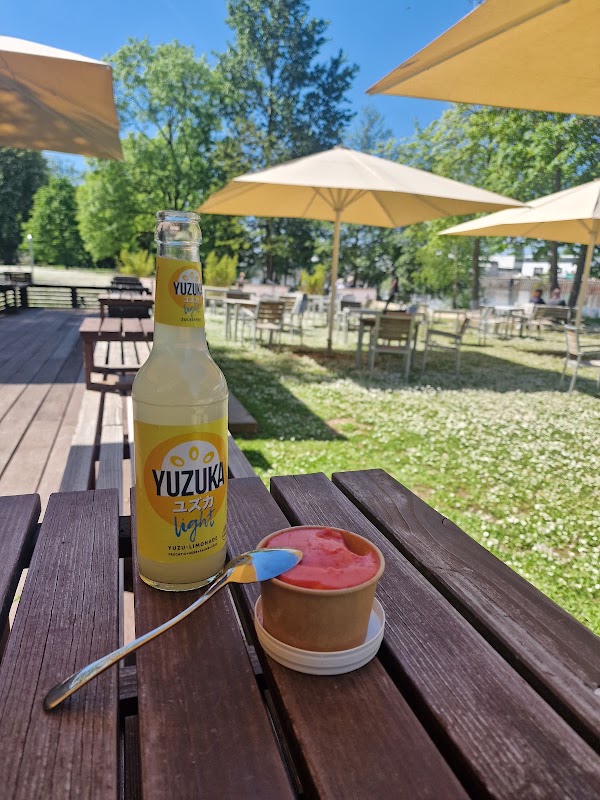 LiLu Ponton am Ufer 1