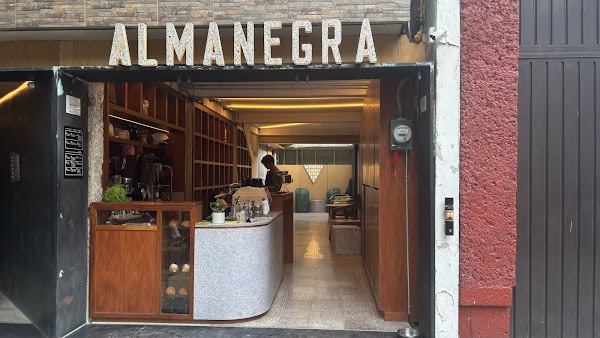 Almanegra Café