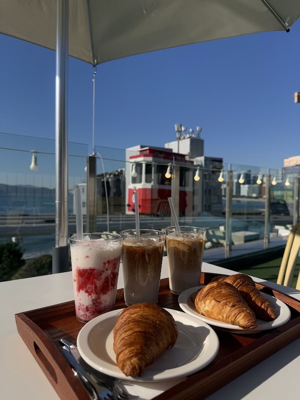 Rooftop Music Café Dongbaek 104 with Blue Line Sky Capsules 5