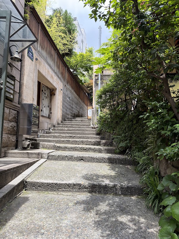 Kakurenbo Yokocho (Hide-and-Seek Alley) 4