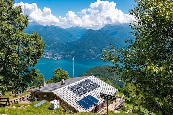 Montaigne Hut Menaggio