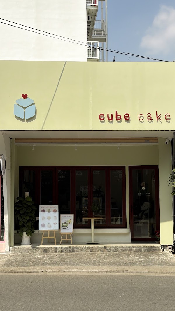 cube cake