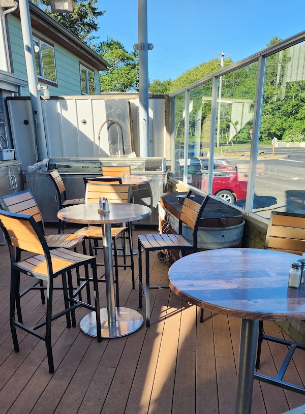 The Schooner Restaurant & Lounge 1