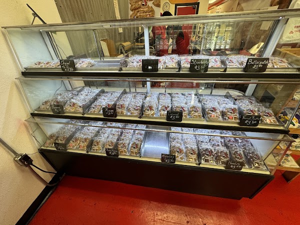 Bernards Pralines of New Orleans 4