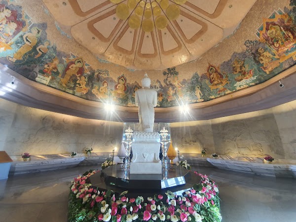 Pagoda Noppamethanedon & Pagoda Nopphonphusiri: The Royal Pagodas of Mount Inthanon Summit 4