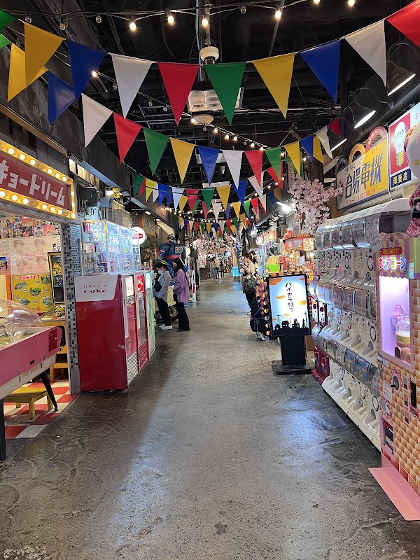 Hikara Yokocho Odaiba DECKS Tokyo Beach 3