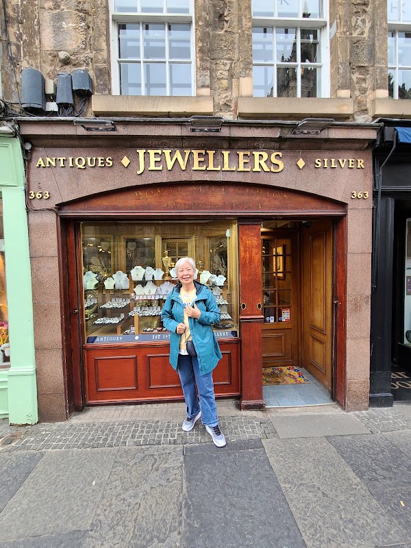 Royal Mile Curios