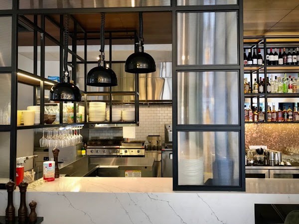 Alphonse Cuisine & Cocktails