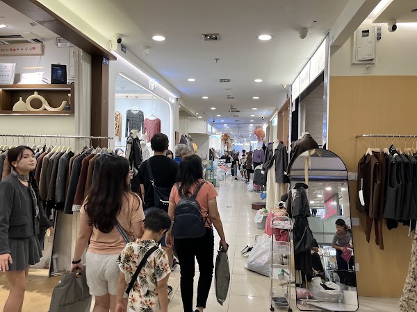 Hangzhou Huanbei Silk & Fashion Center Management Committee Office 3