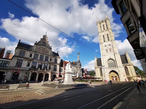 Sint-Baafsplein 1