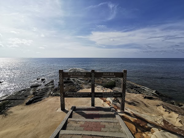 Jalan Tanjung Simpang Mengayau