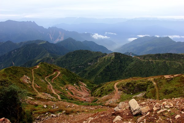 牛背山