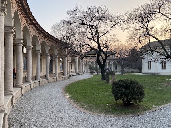 Rotonda della Besana 4