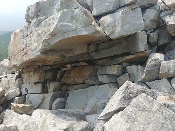 Devil's Marbleyard Trail 3