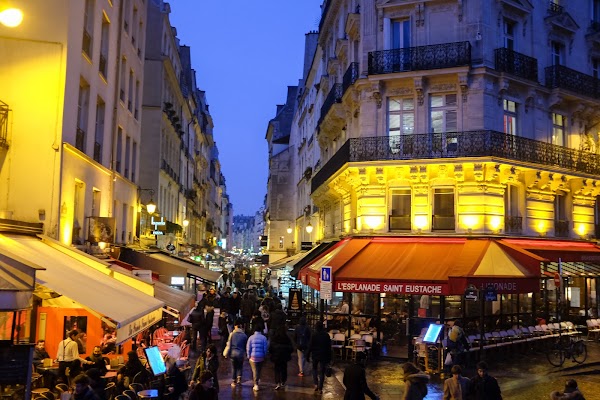 Place Saint-Michel 2