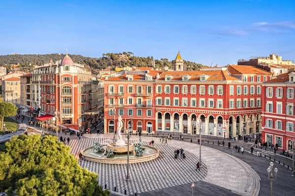 Place Massena 5