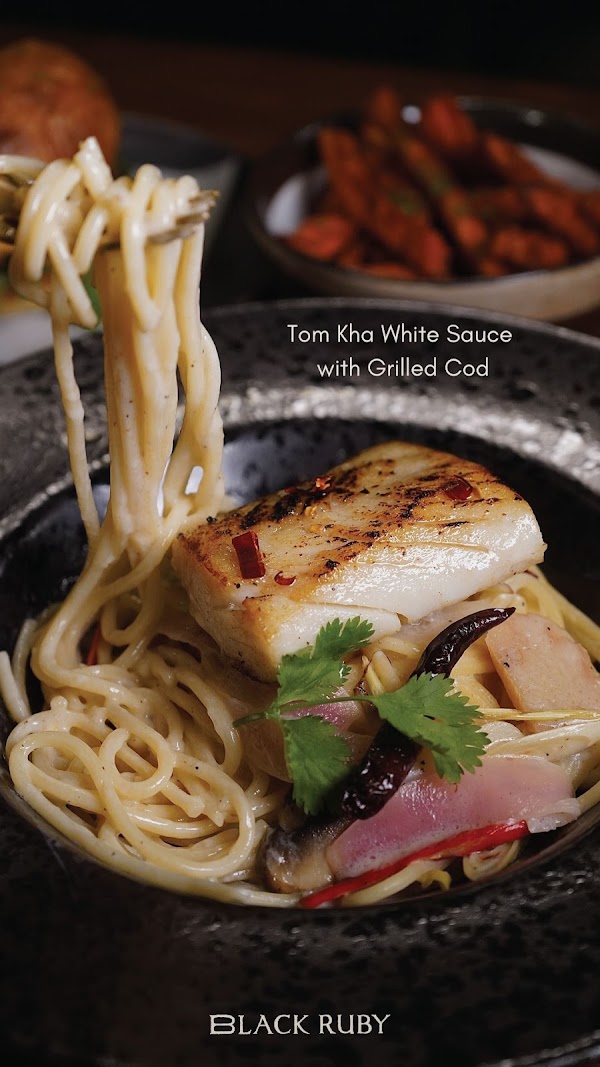 Black Ruby: Thai Craft Burger & Dining 5
