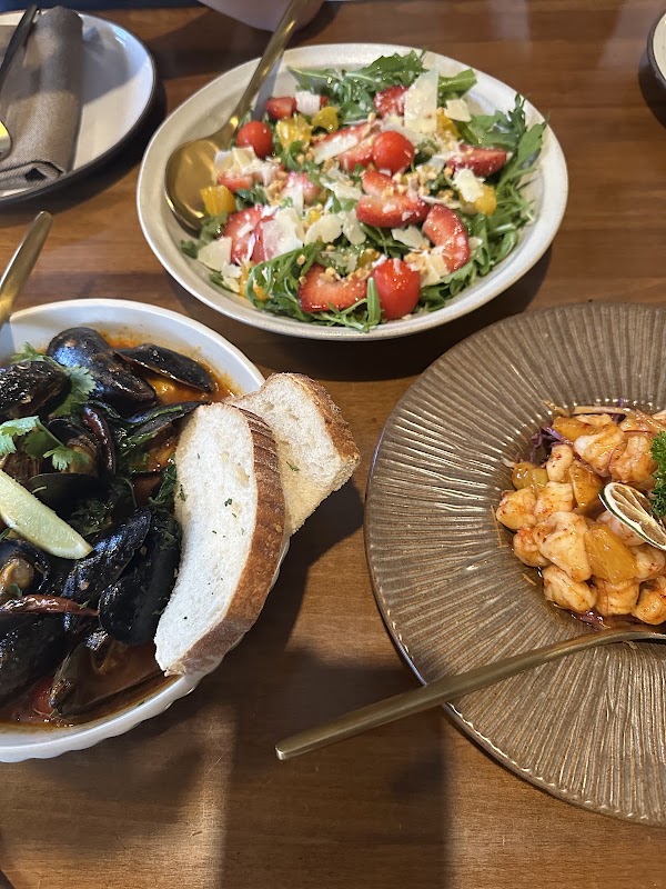 Black Ruby: Thai Craft Burger & Dining 4